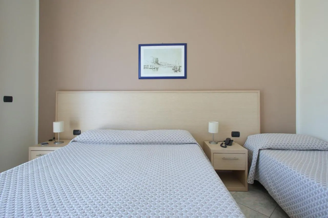 Hotel Tourist Cefalu 3*,