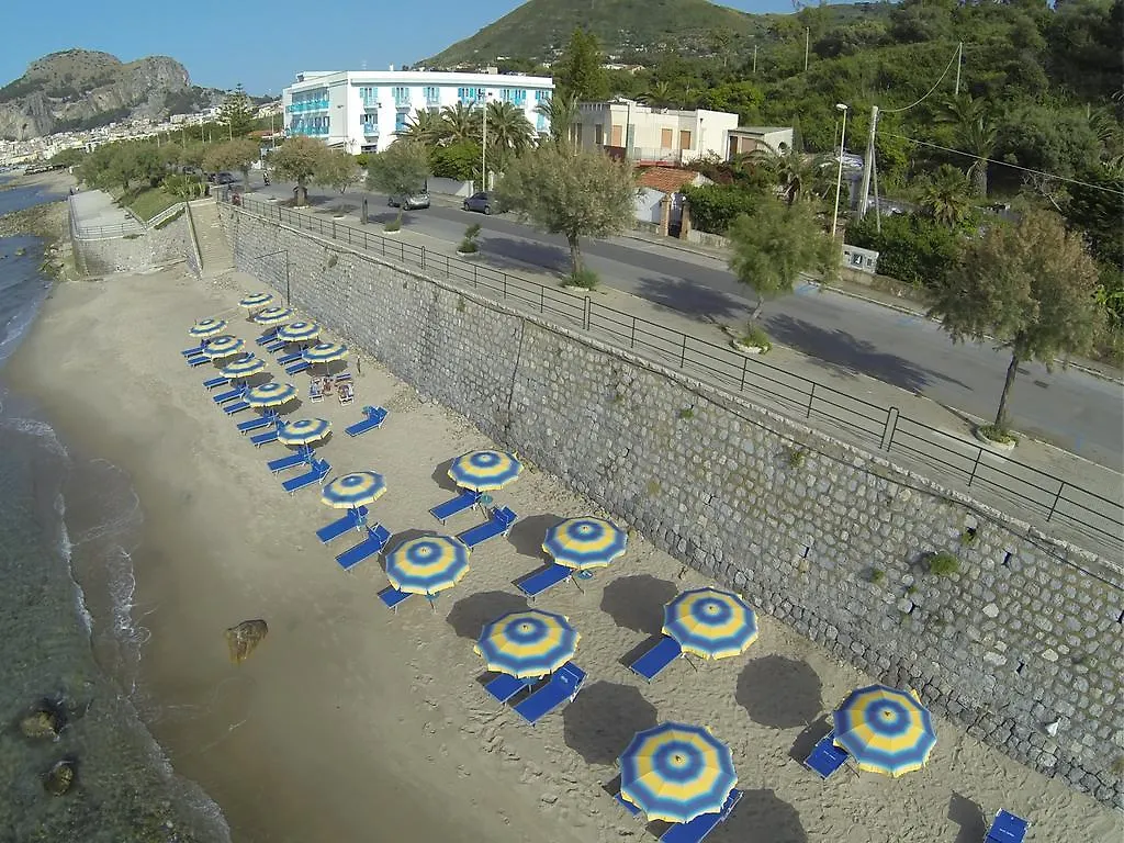 Hotel Tourist Cefalu 3*,
