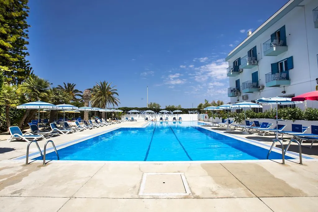 Hotel Tourist Cefalu 3*,